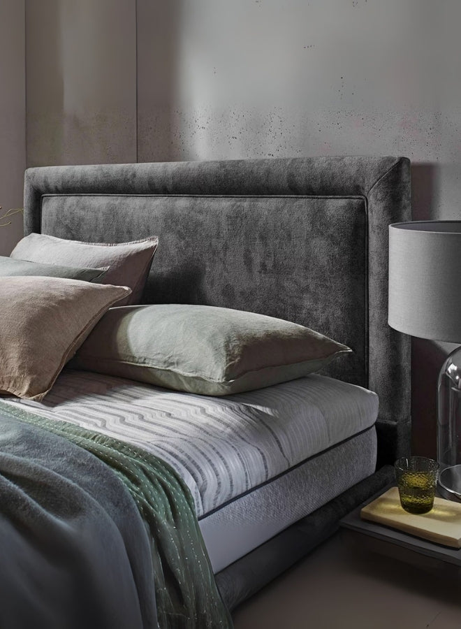 Belvoir Tufted Bed
