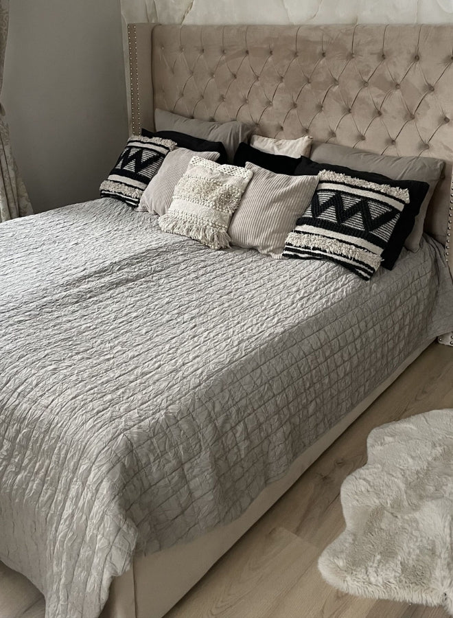 Chelsea Tufted Upholstered Bed