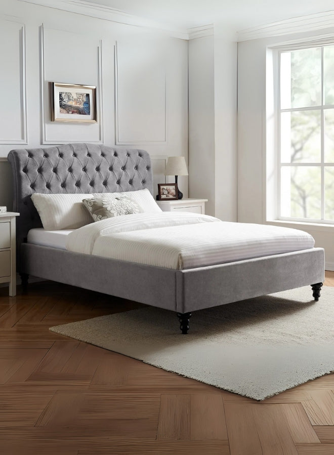 Harbor Haven Tufted Upholstered Bed