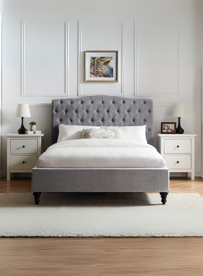 Harbor Haven Tufted Upholstered Bed
