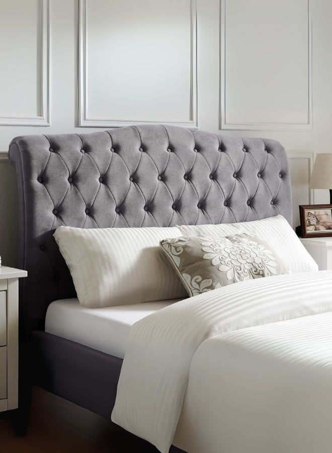 Harbor Haven Tufted Upholstered Bed