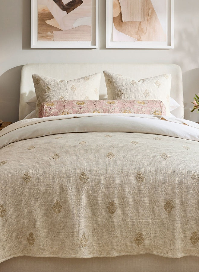 Majesta Uphosltered Bed
