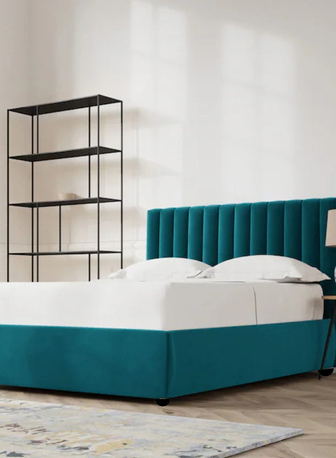 Valora Tufted Bed
