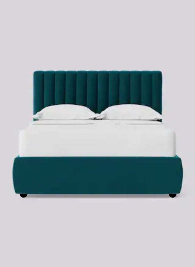 Valora Tufted Bed