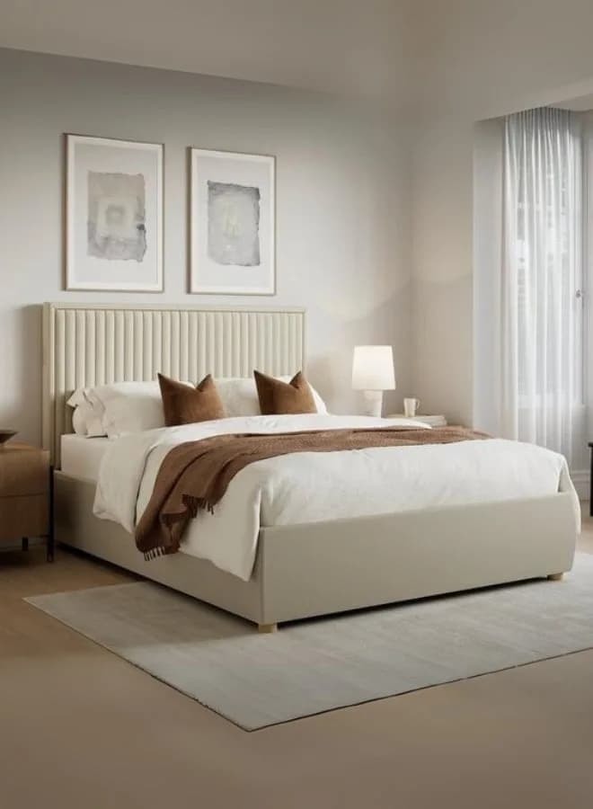 Elancia Tufted Bed
