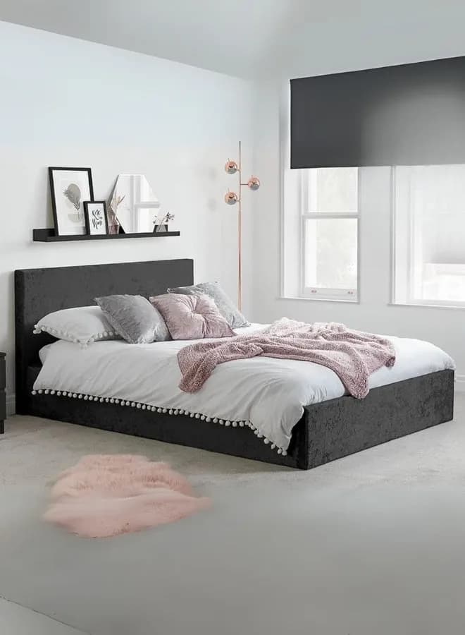 Estrella Tufted Bed