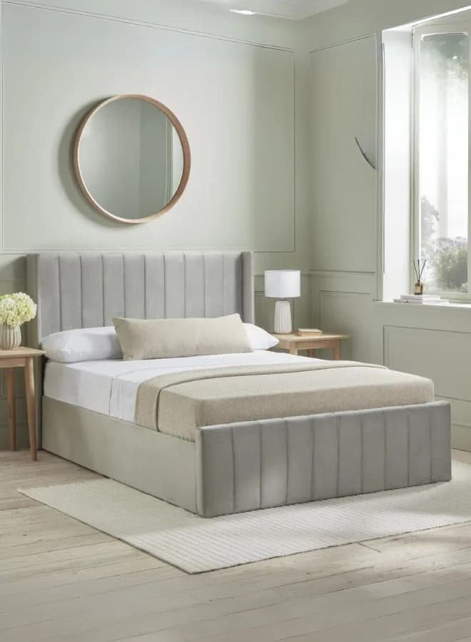 Eterna Tufted Bed