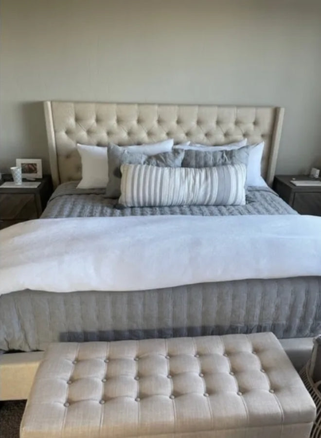 Aureus Tufted Bed