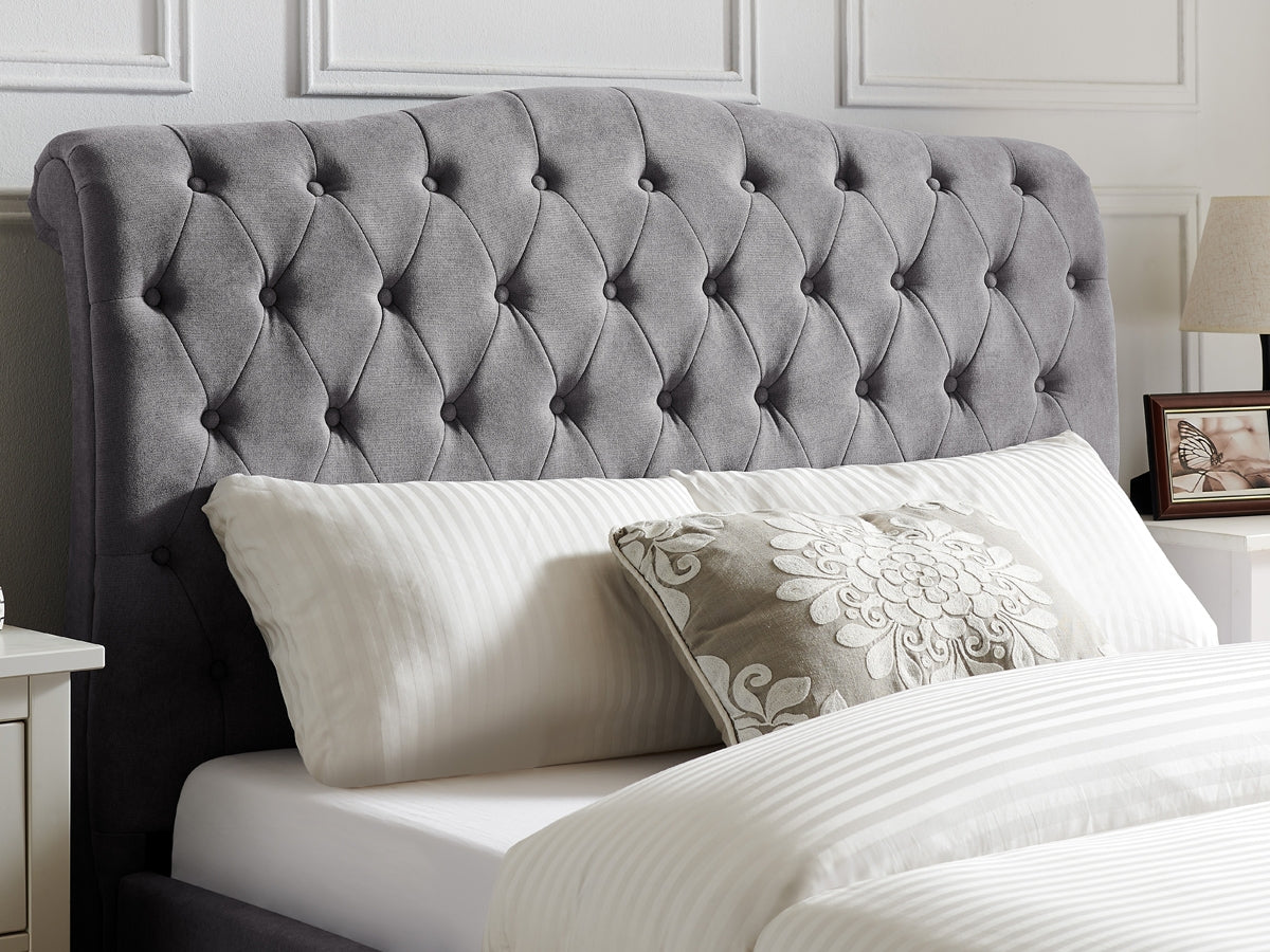 Harbor Haven Tufted Upholstered Bed